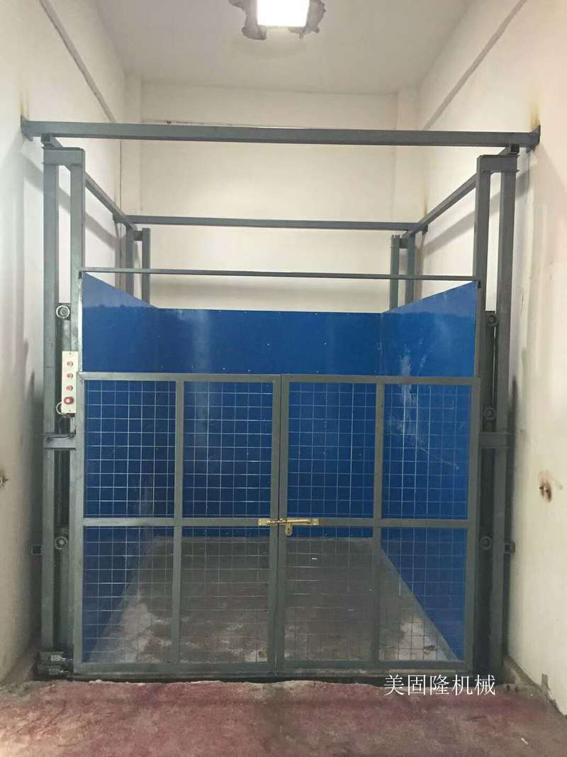 新星导轨式升降货梯价格