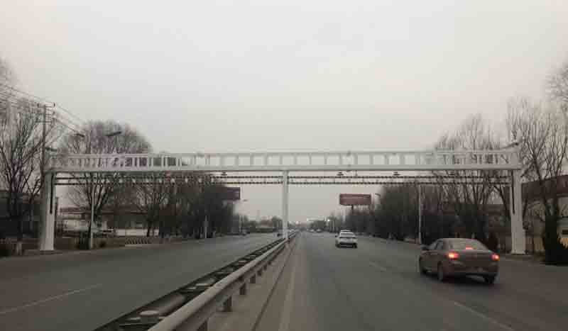 新星公路限高杆